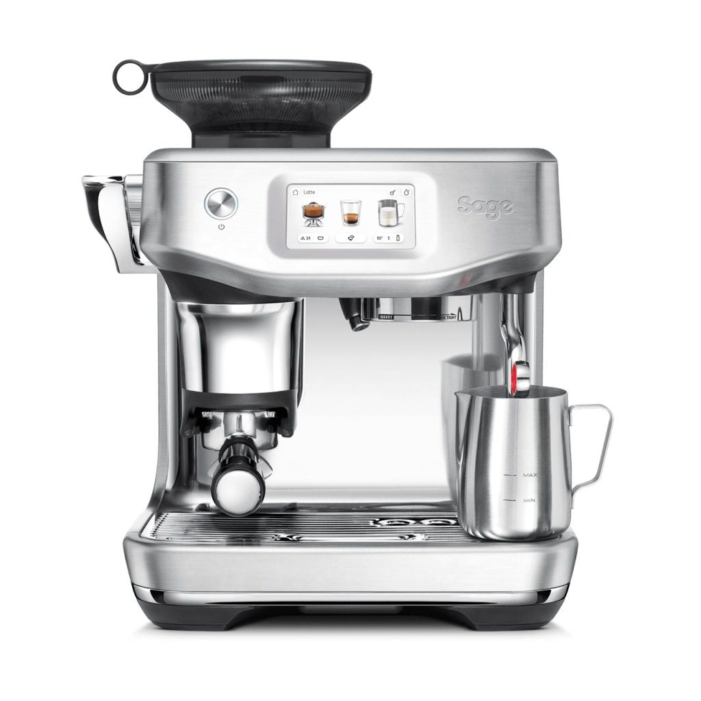 Cafetera Sage Barista Touch plateada con pantalla táctil y espumador automático para preparar café de barista en casa.
