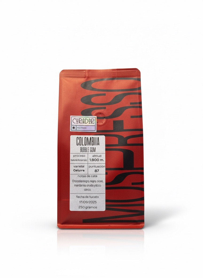 Paquete de café Colombia Bubble Gum de Mospresso con notas a chocolate negro, mora y cacao, ideal para V60, Chemex, Kalita y Aeropress.