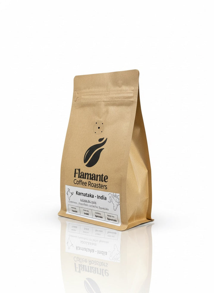 Paquete de café India Karnataka tostado en Alicante con notas de chocolate con leche y especias, ideal para espresso y prensa francesa